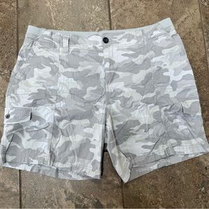 Style & Co. Light Gray Camo Cargo Shorts